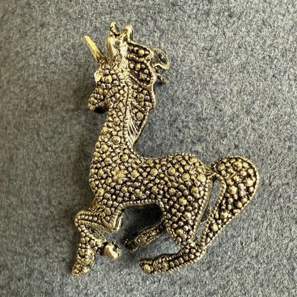 Vintage Sterling Silver & Marcasite Unicorn Brooch Pin With Rhinestone Eye - Picture 3 of 10